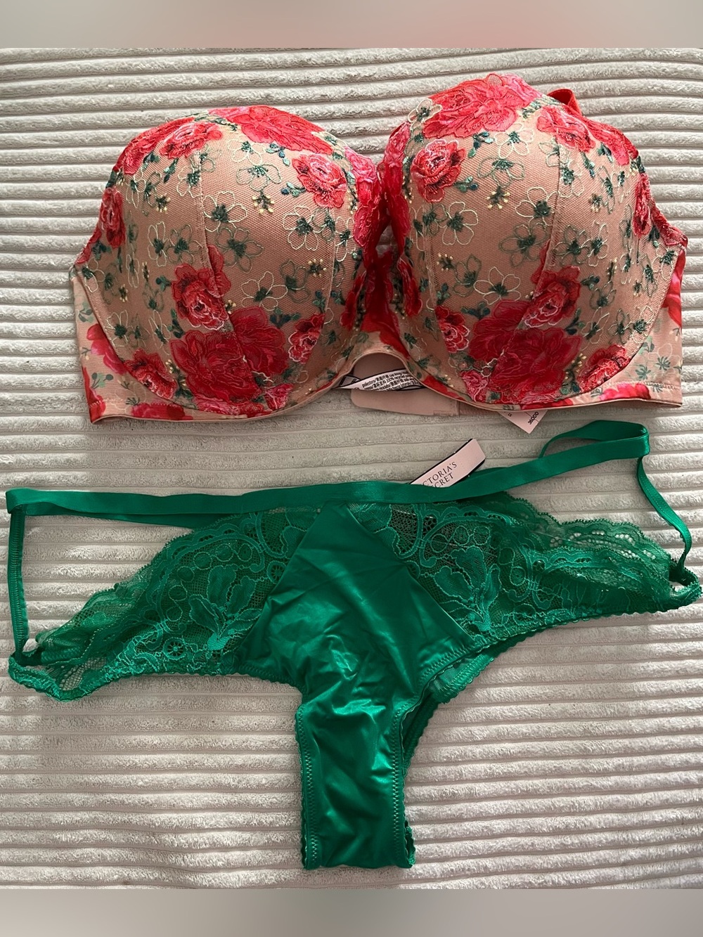 Victoria’s Secret Floral Lace Bra & Green Lace Panty Set
